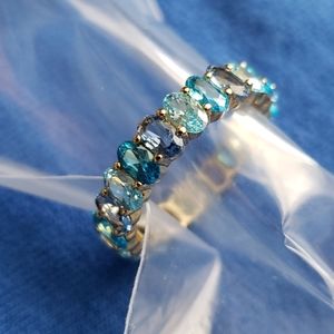 NIB Rocksbox gorgeous "Emily" ring in Blue Ombre